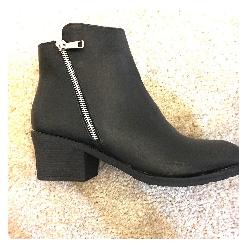 Reneeze Black Booties